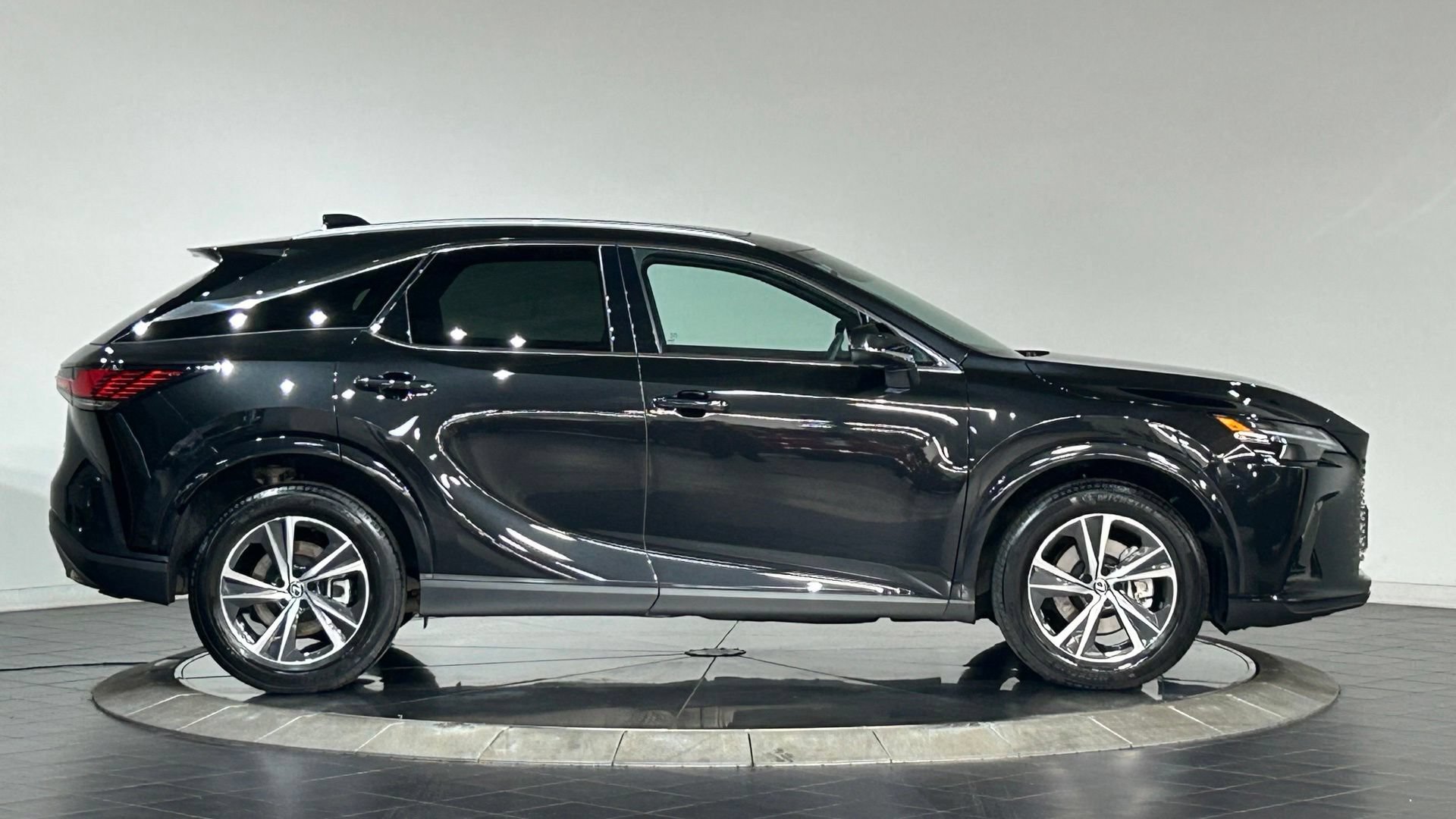 Used 2023 Lexus RX 350 Premium w/ Cold Area Package AWD/4WD image 11