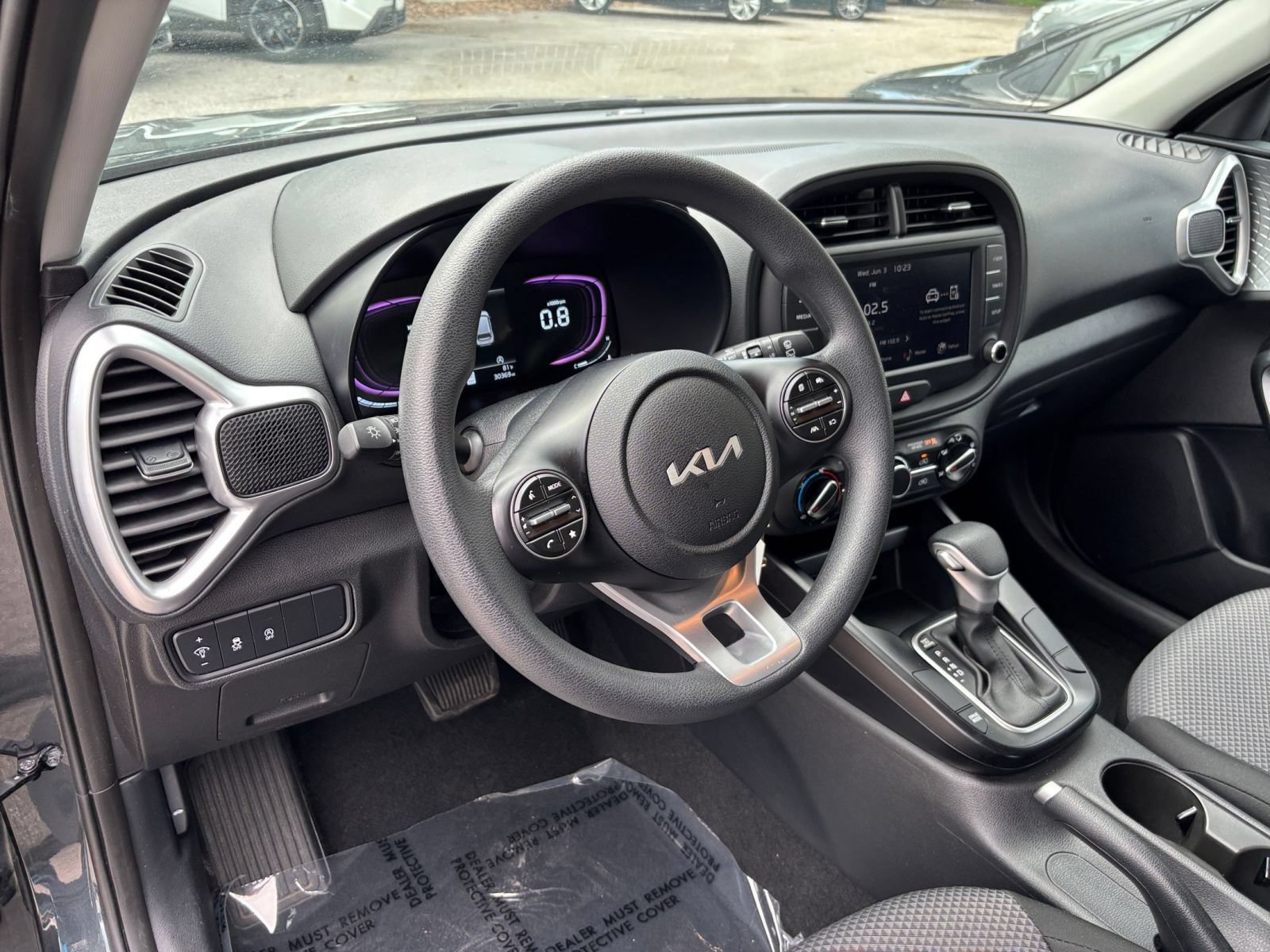 Used 2025 Kia Soul LX w/ LX Technology Package FWD image 31