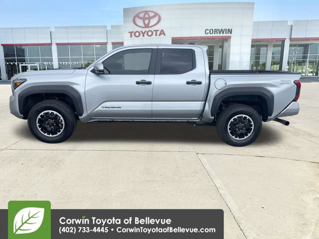 Used 2025 Toyota Tacoma TRD Off-Road AWD/4WD image 3