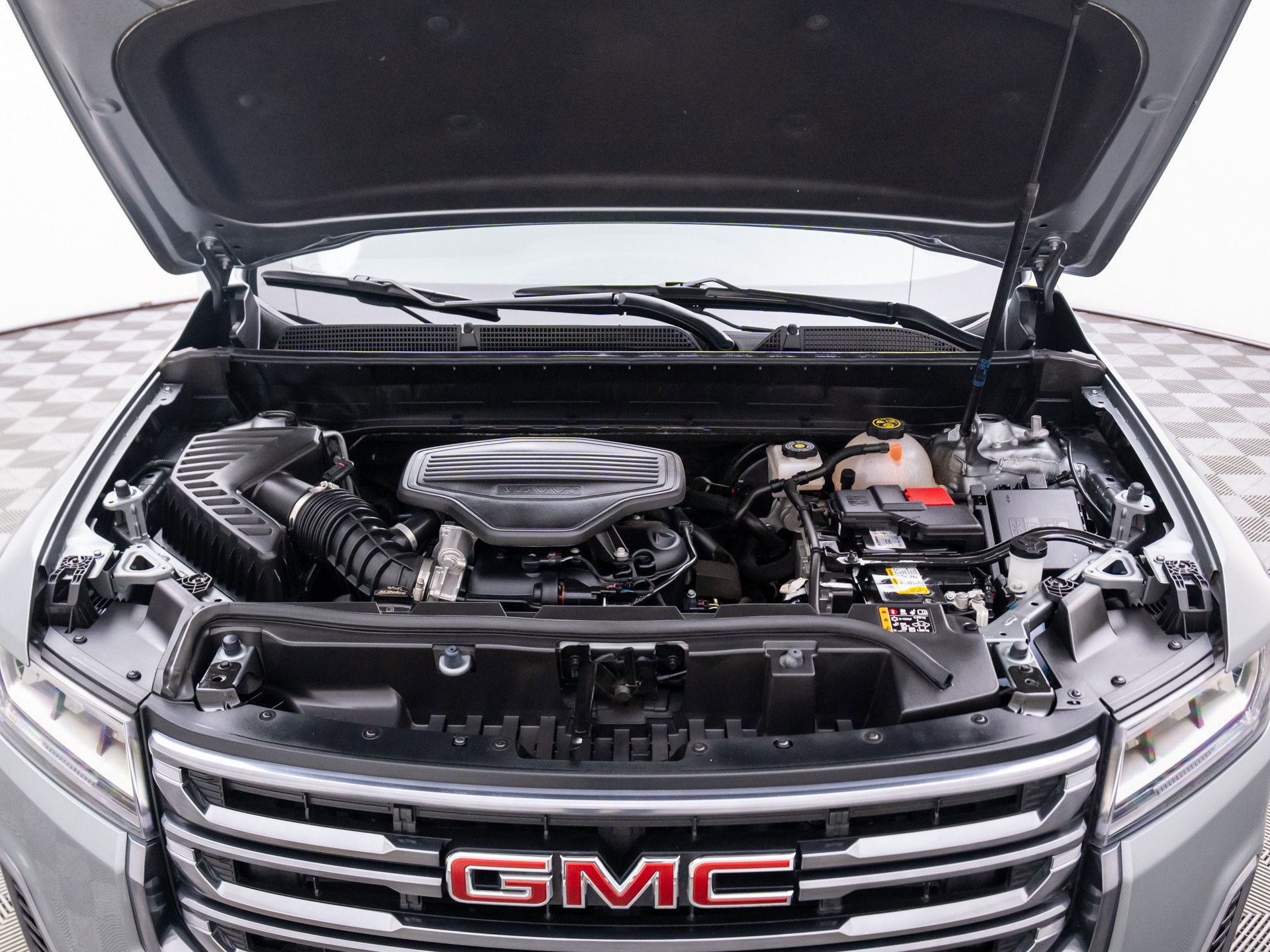 Used 2023 GMC Acadia AT4 w/ LPO, Floor Liner Package image 29