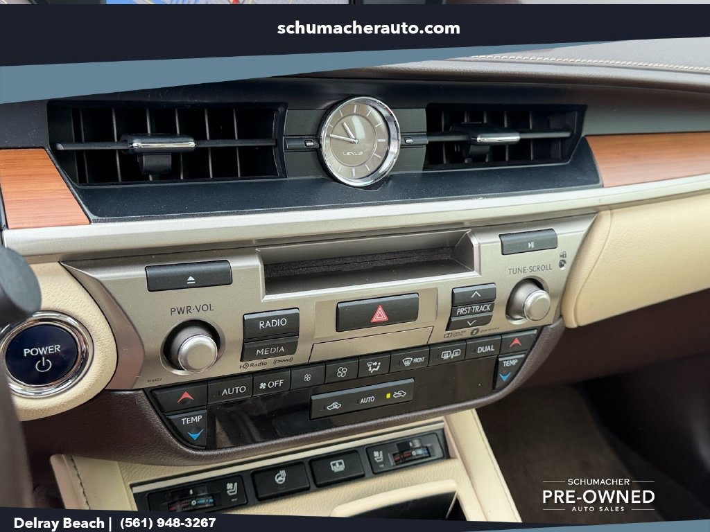 Used 2018 Lexus ES 300h w/ Luxury Package FWD image 19