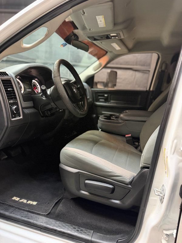 Used 2018 RAM 2500 Tradesman w/ Chrome Appearance Group AWD/4WD image 6