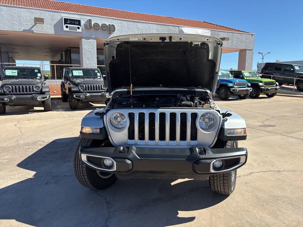 Certified 2023 Jeep Gladiator Overland AWD/4WD image 50