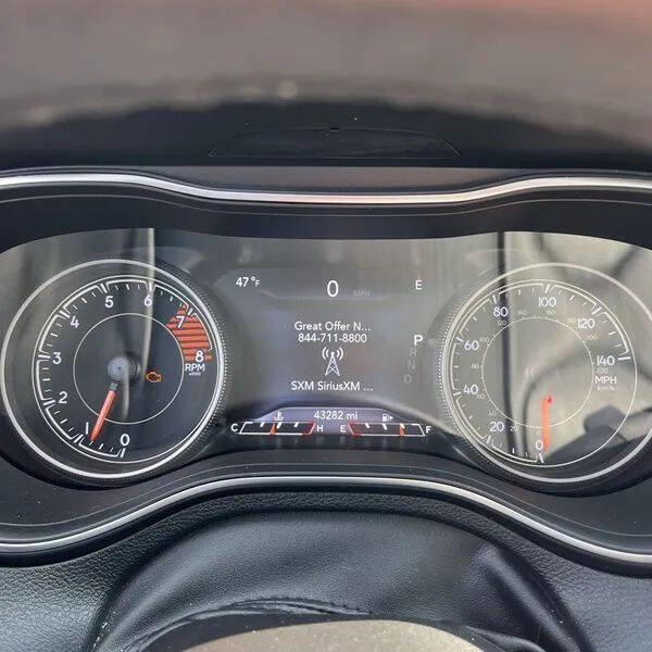 Used 2019 Jeep Cherokee Limited image 9