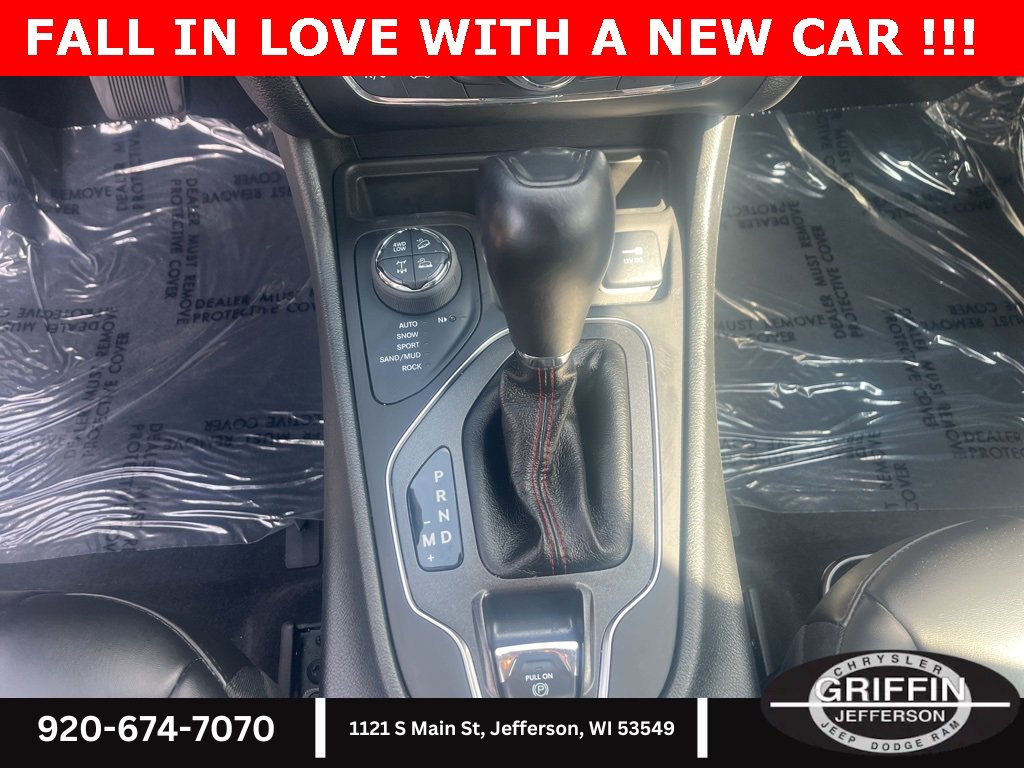 Used 2022 Jeep Cherokee Trailhawk w/ Sound & Nav Group image 8