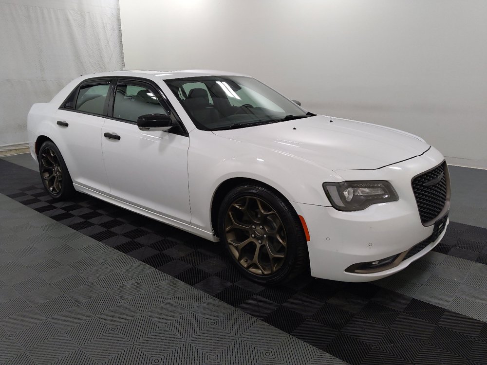 Used 2017 Chrysler 300 S w/ 300S Premium Group RWD image 11