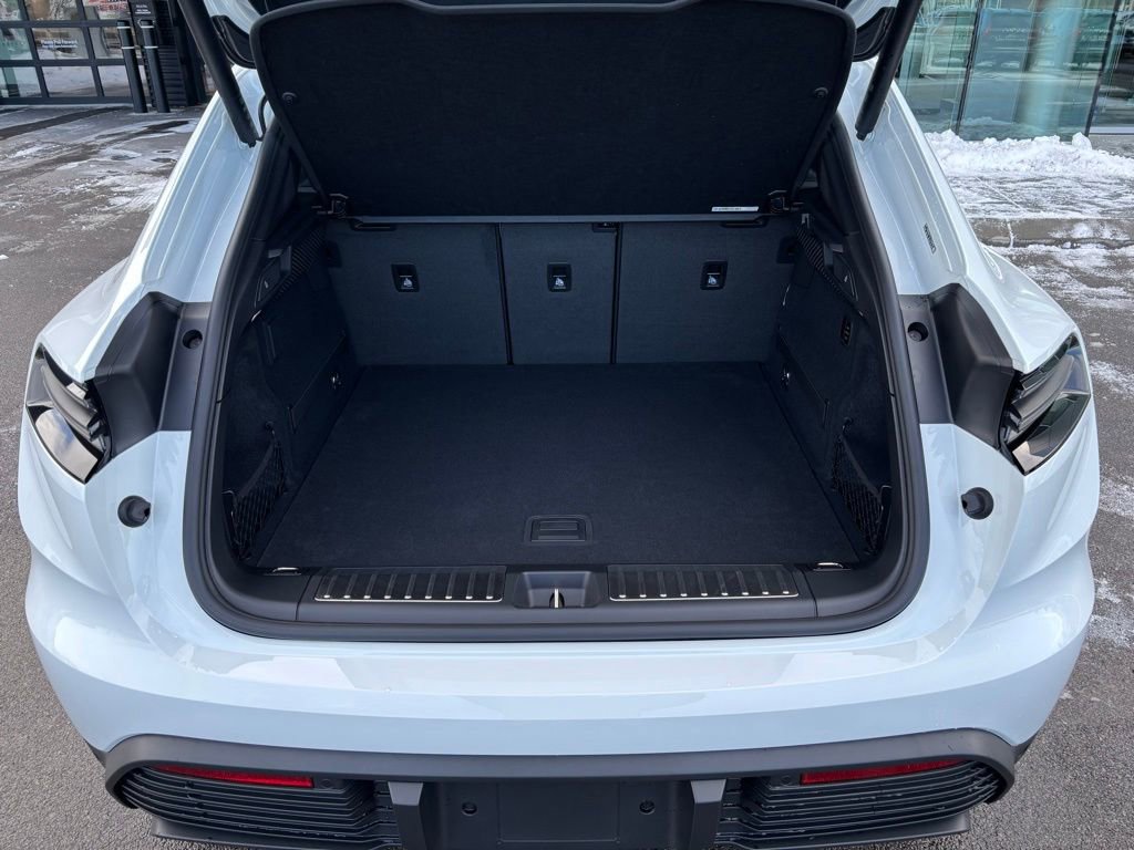 New 2025 Porsche Macan 4S Electric image 10