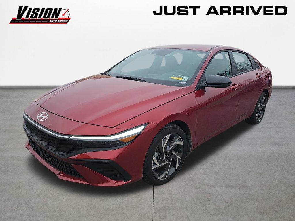 Used 2025 Hyundai Elantra Sport image 1