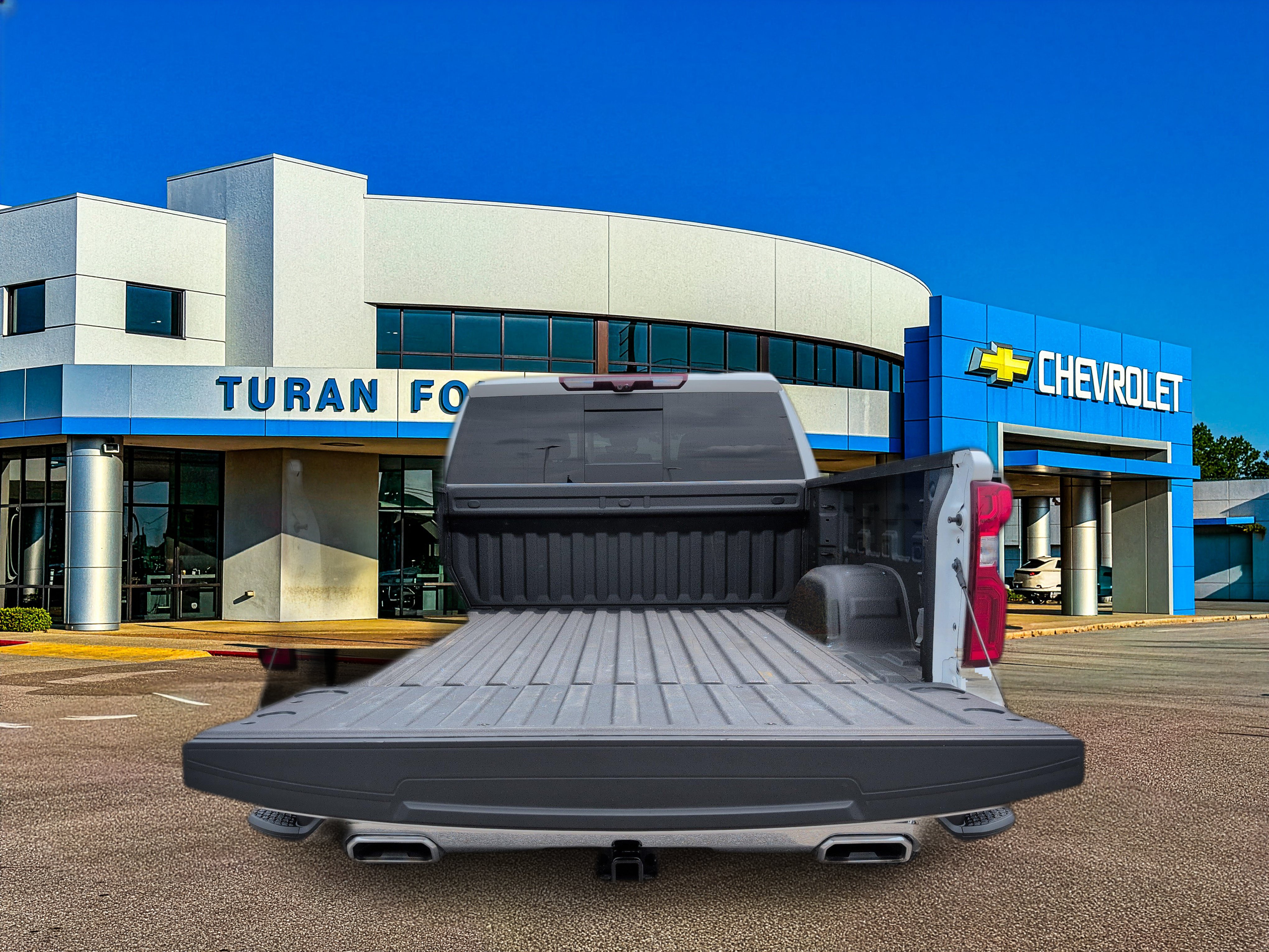 Used 2024 Chevrolet Silverado 1500 LTZ w/ Technology Package AWD/4WD image 5