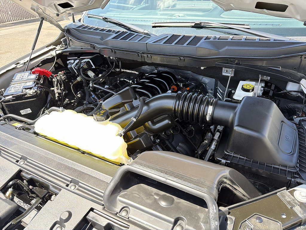 Used 2025 Ford F150 Lariat AWD/4WD image 29