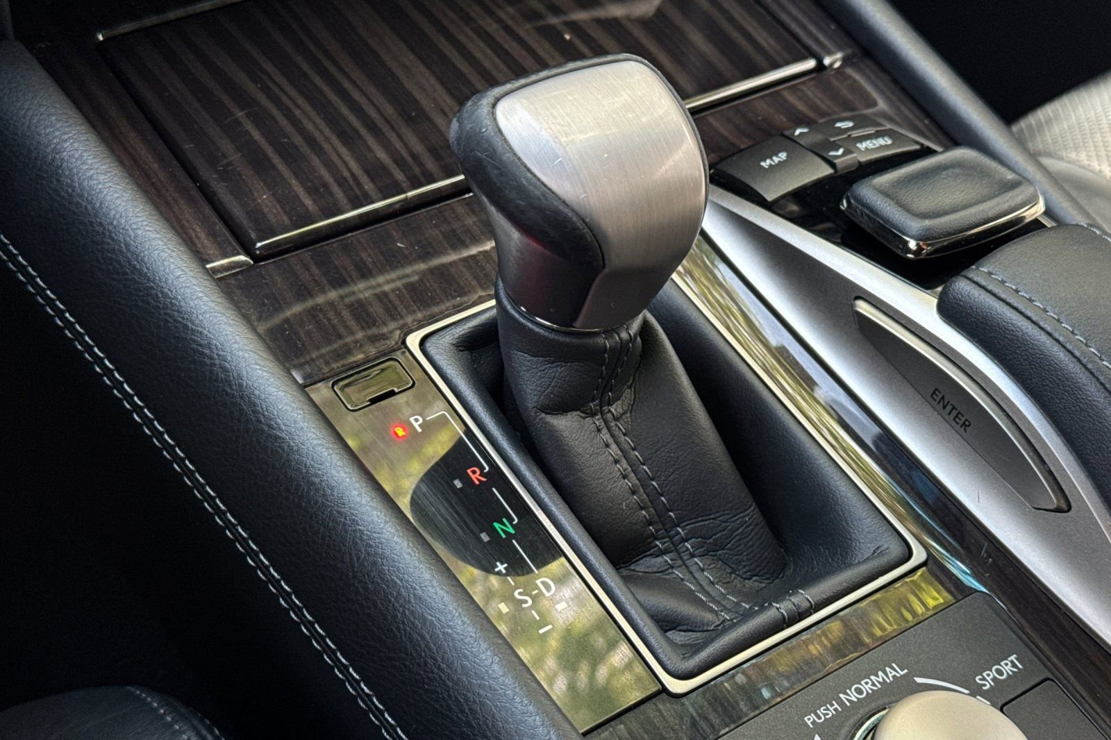 Used 2017 Lexus LS 460 w/ Comfort Package image 24