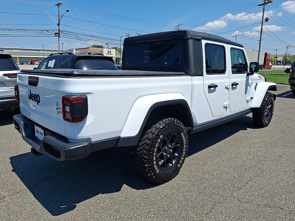 Used 2025 Jeep Gladiator Sport AWD/4WD image 8