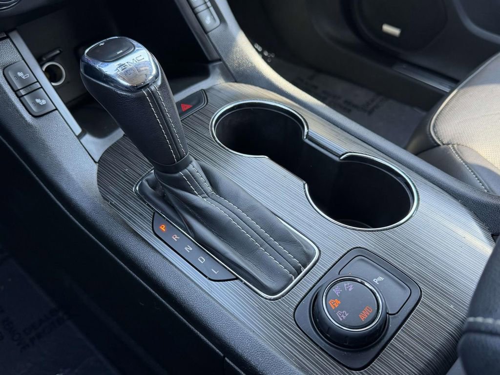 Used 2019 GMC Acadia SLT w/ Black Edition image 6