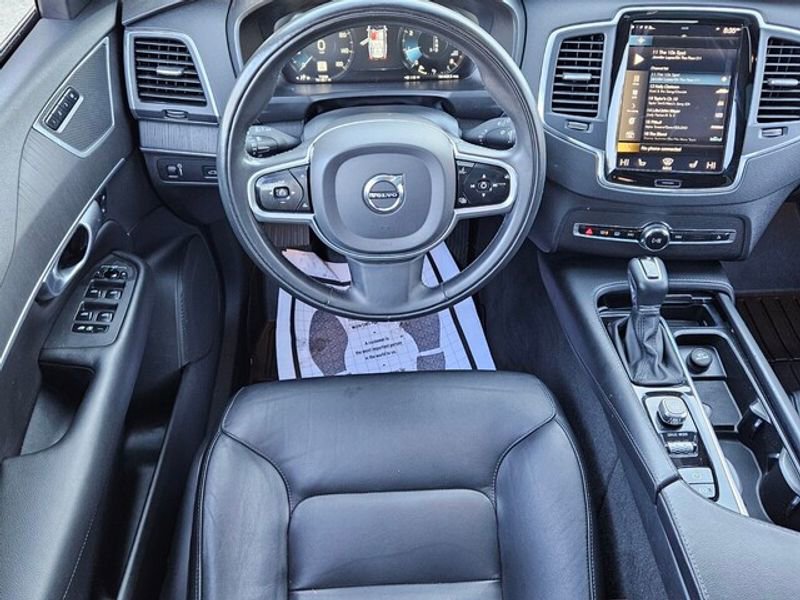 Used 2020 Volvo XC90 T5 Momentum image 7