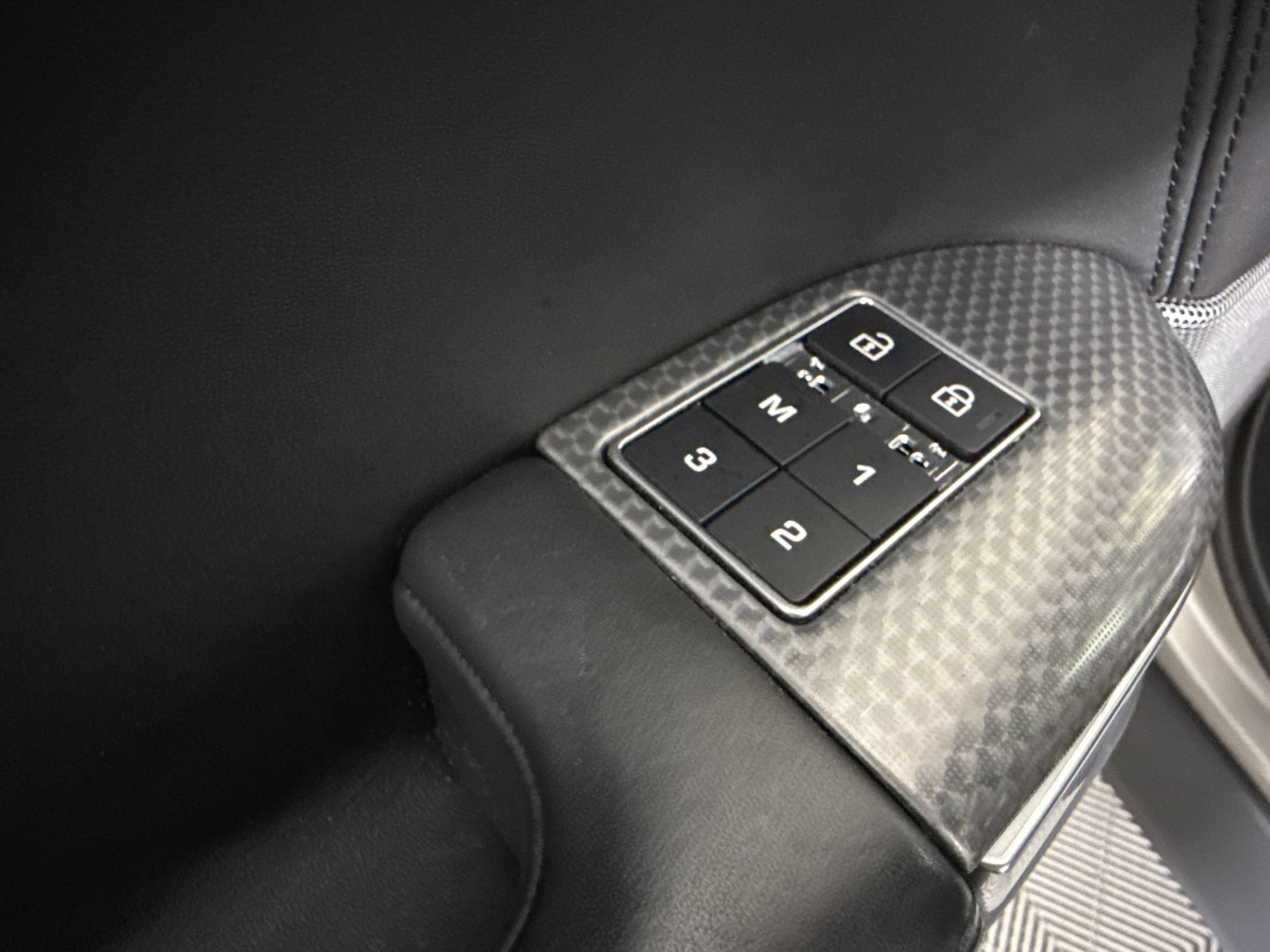 Used 2021 Land Rover Range Rover Sport HST AWD/4WD image 17