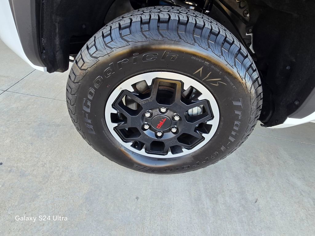 Used 2024 Toyota Tacoma TRD Off-Road image 9
