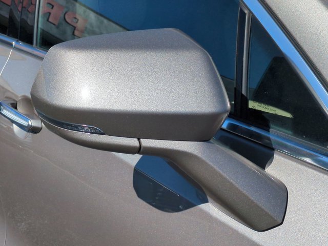 Used 2024 Cadillac XT4 Premium Luxury image 13