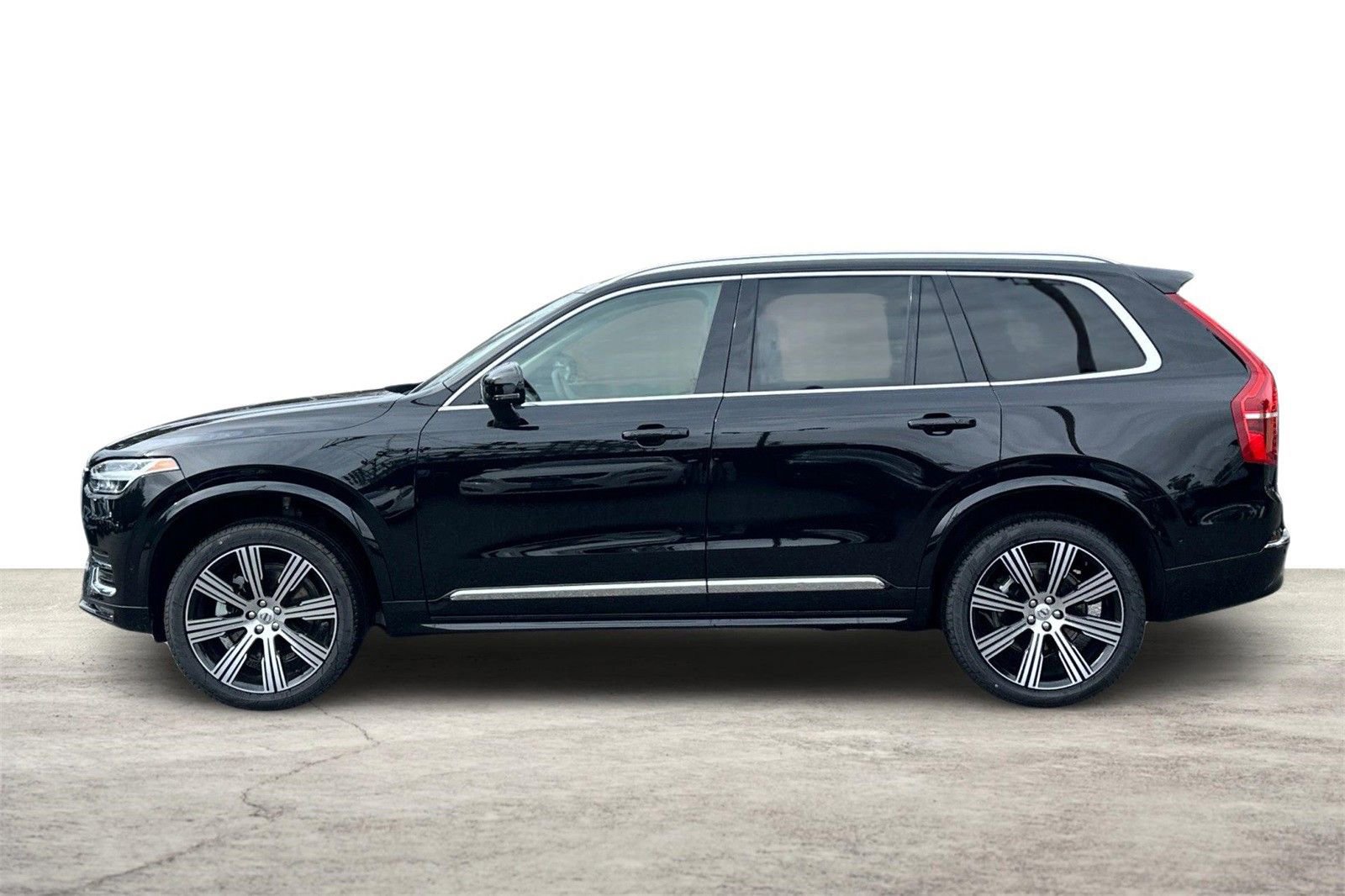 Certified 2025 Volvo XC90 B6 Ultra w/ Protection Package Premier image 5