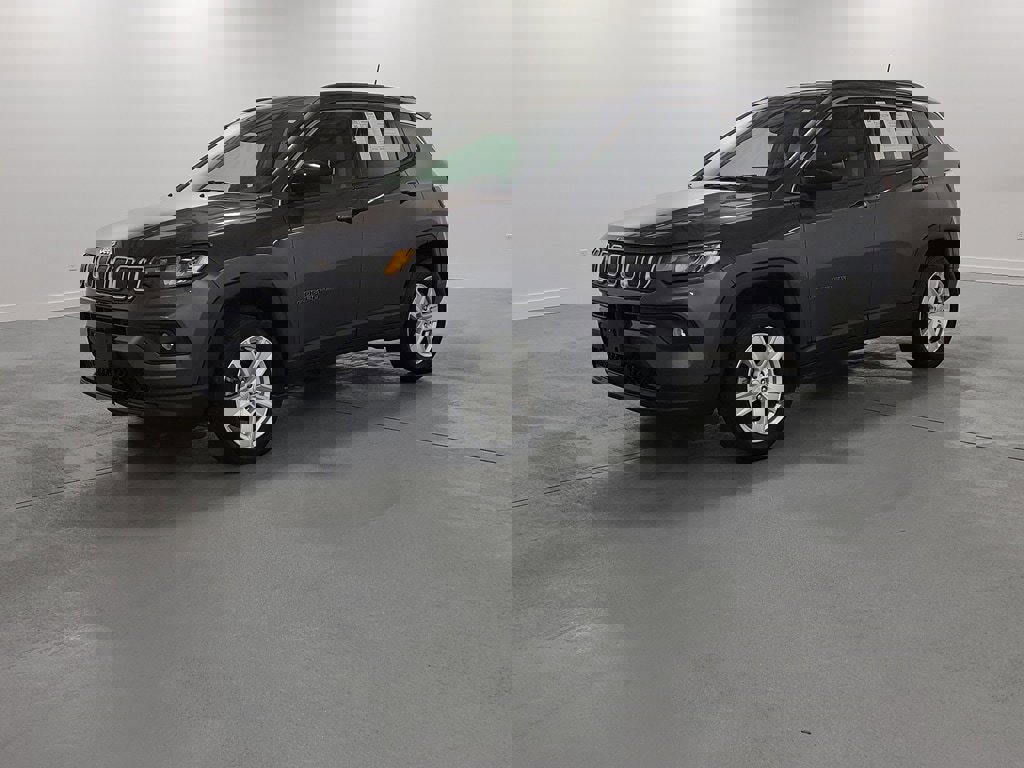 Used 2022 Jeep Compass Latitude image 4