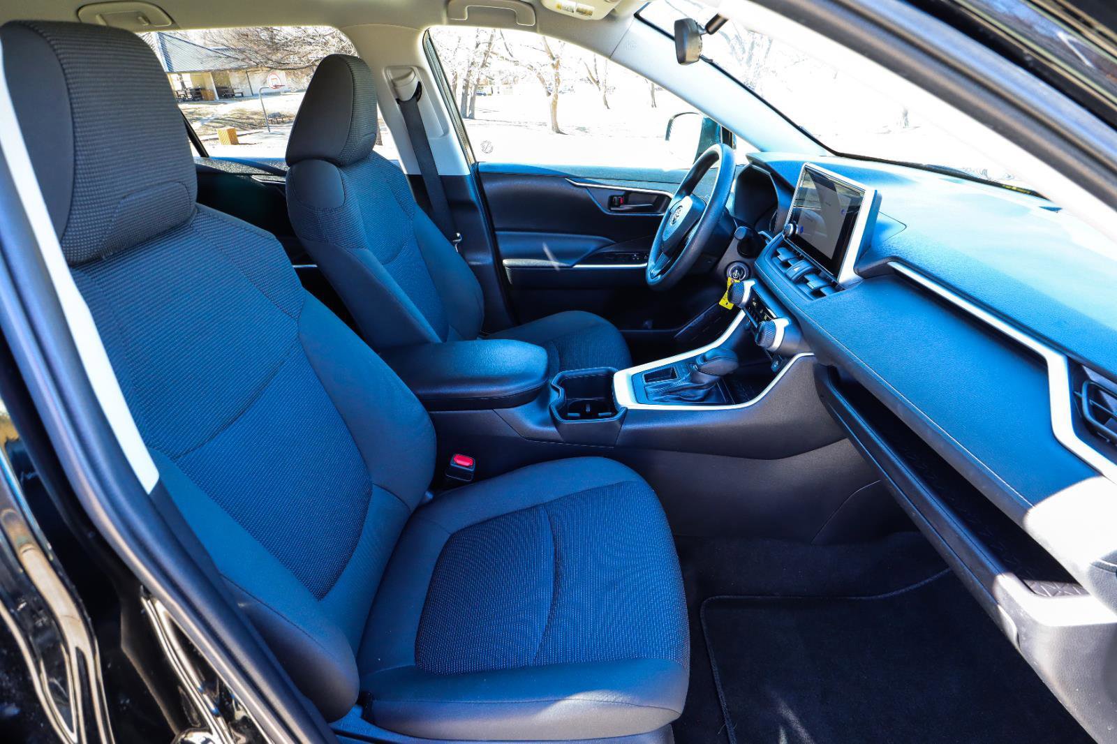 Used 2024 Toyota RAV4 LE image 37