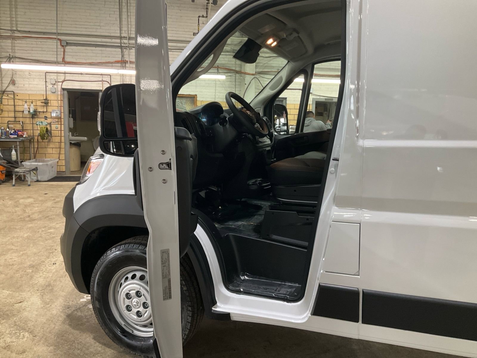 Used 2025 RAM ProMaster 1500 w/ Convenience Group image 24