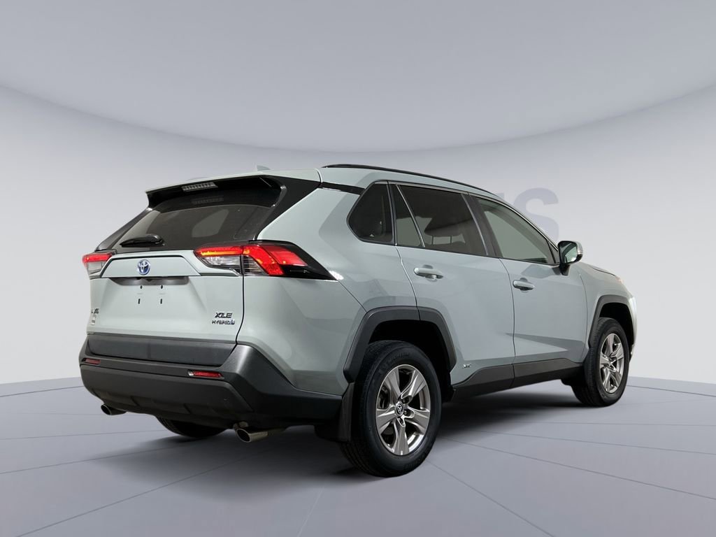 Used 2022 Toyota RAV4 XLE image 5