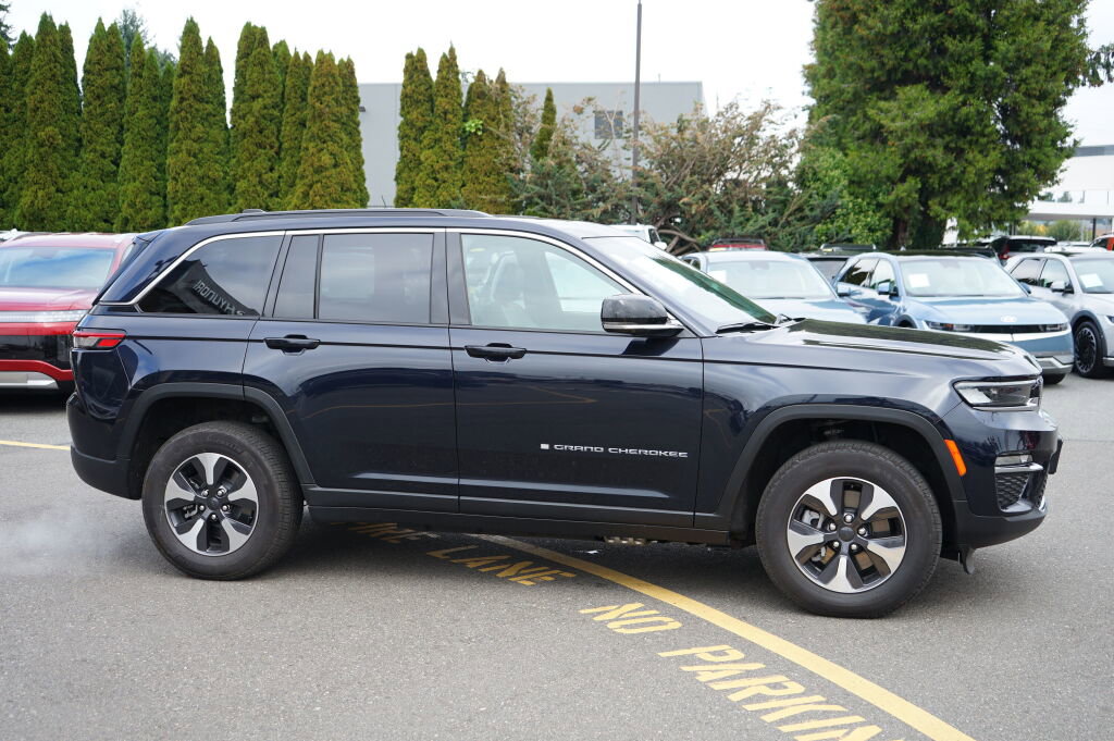 Used 2024 Jeep Grand Cherokee Limited 4xe w/ Trailer Tow Package image 4