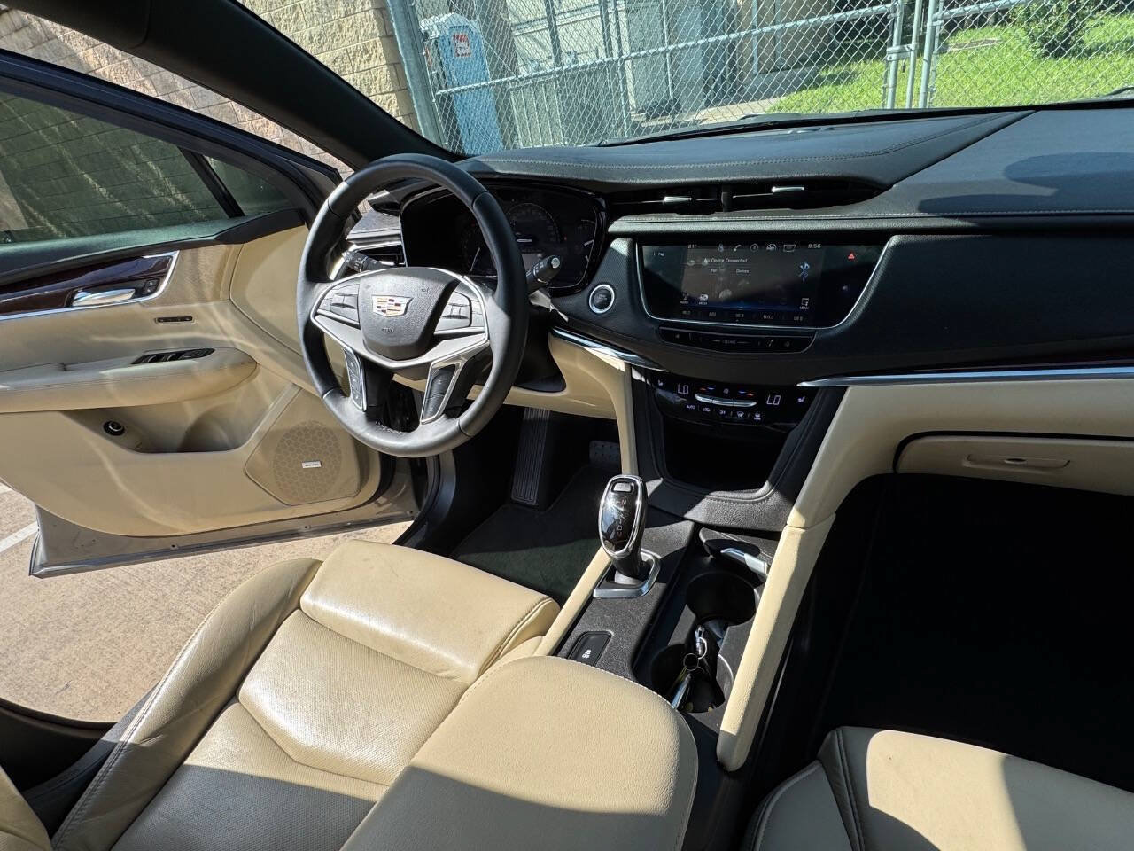 Used 2017 Cadillac XT5 Luxury w/ Driver Awareness Package FWD image 19
