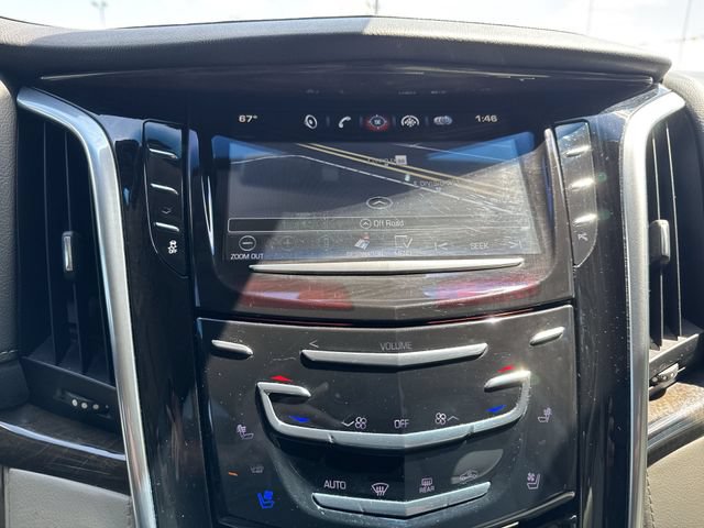 Used 2019 Cadillac Escalade Luxury AWD/4WD image 22