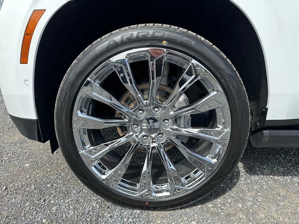 Used 2025 GMC Yukon Denali w/ Sun & Power Step Package image 14