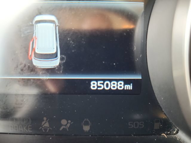 Used 2022 Kia Carnival EX FWD image 14