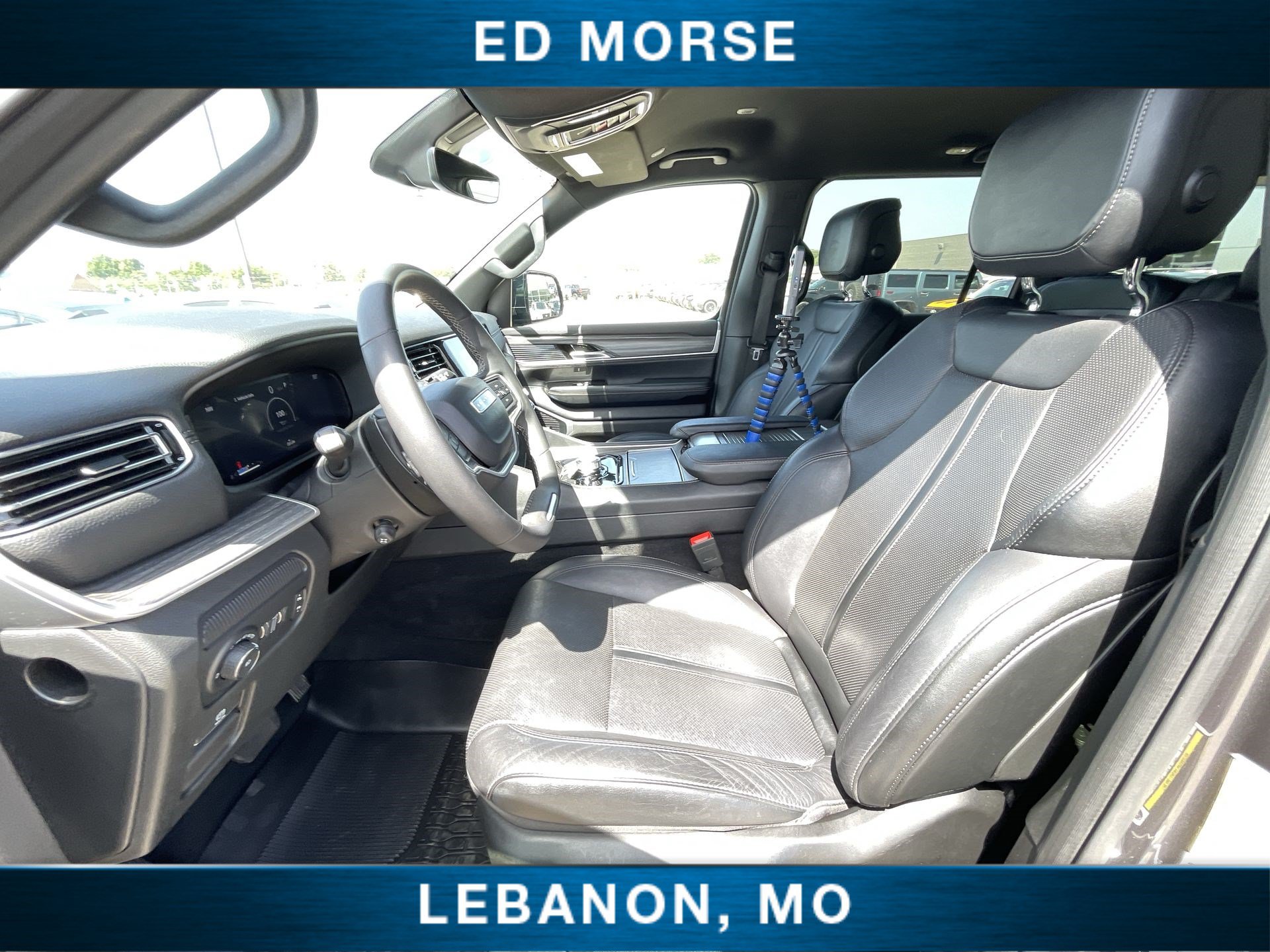 Used 2024 Jeep Wagoneer L Series II w/ Flexible Seating Group AWD/4WD image 18