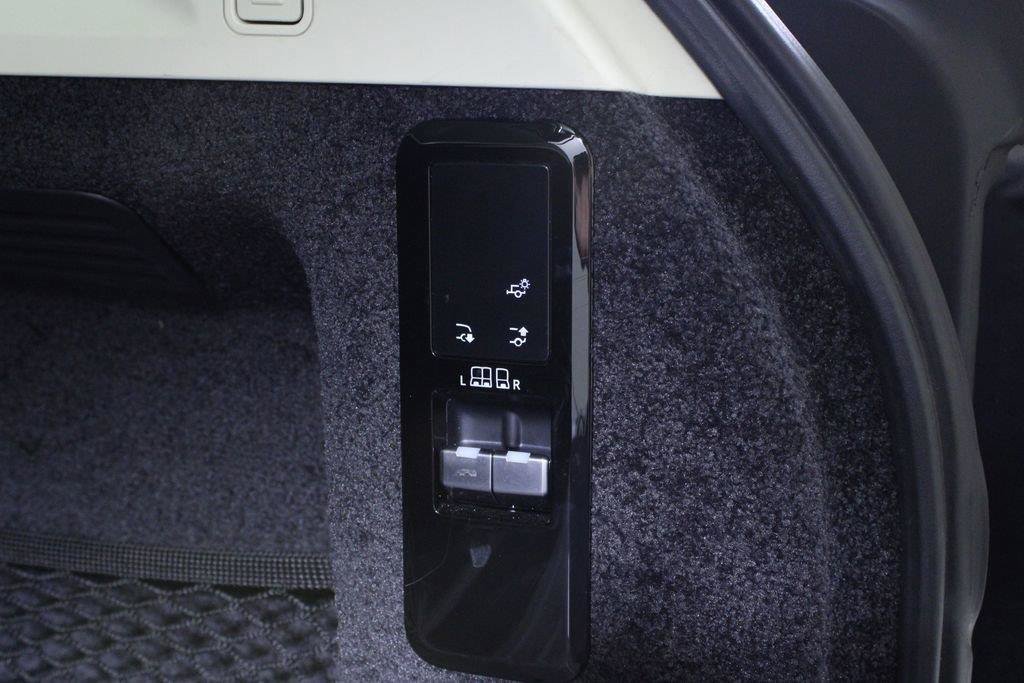 Used 2023 Land Rover Range Rover SE AWD/4WD image 10