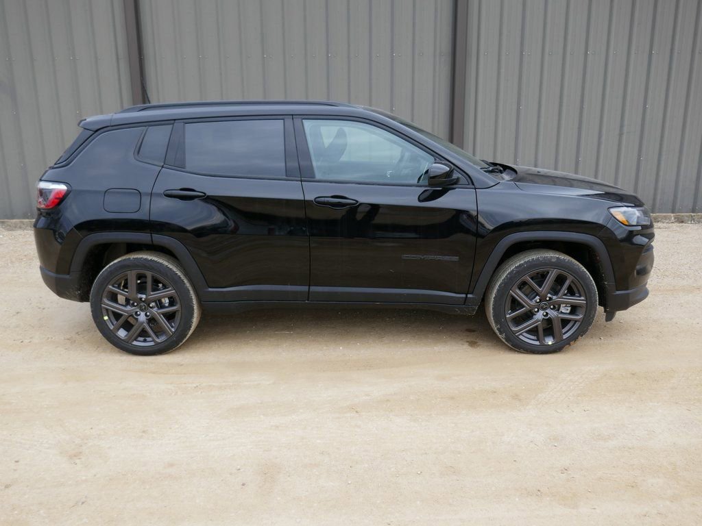 New 2026 Jeep Compass Latitude w/ Sun and Sound Group image 3
