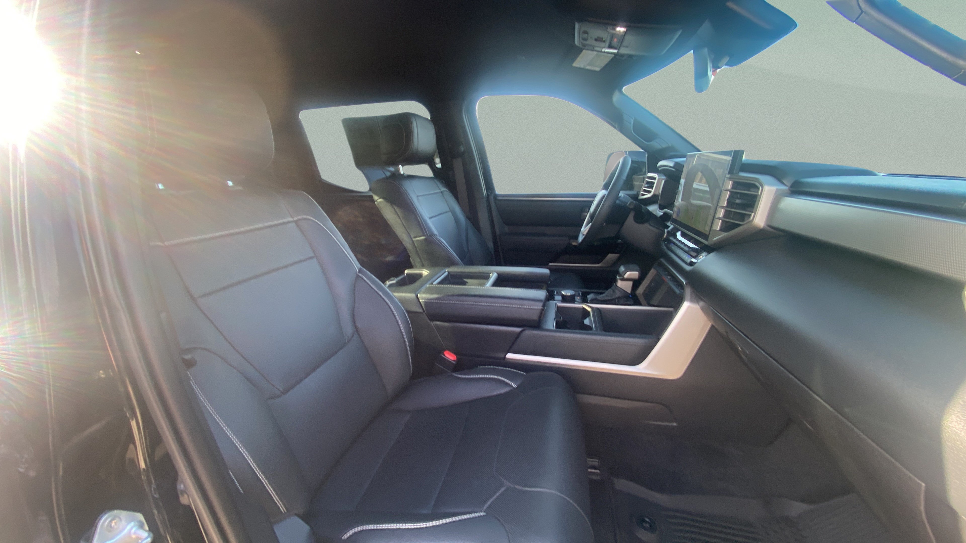 Used 2026 Toyota Tundra Limited AWD/4WD image 31