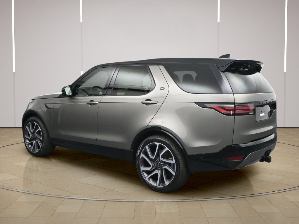 Used 2025 Land Rover Discovery Dynamic SE AWD/4WD image 3