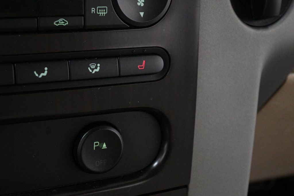 Used 2006 Lincoln Mark LT 4x4 image 11