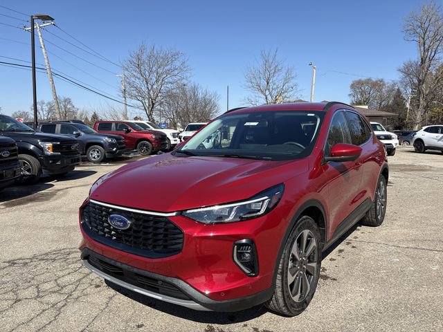 Certified 2023 Ford Escape Platinum w/ Class II Trailer Tow Package AWD/4WD image 10