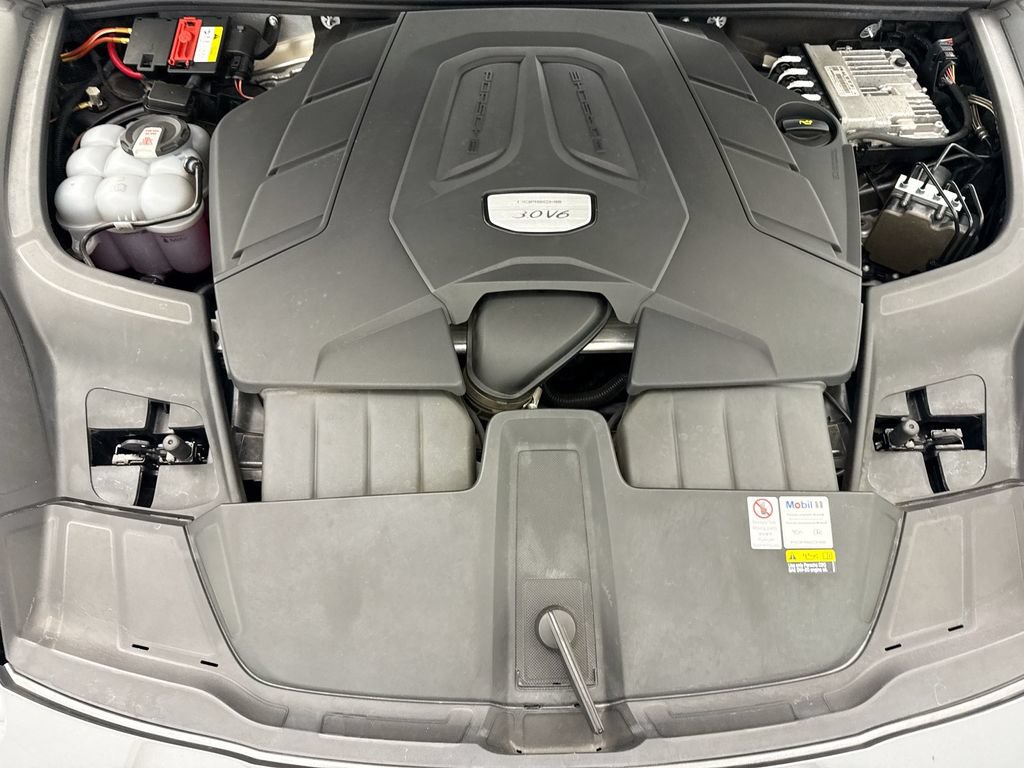 Used 2022 Porsche Cayenne AWD/4WD image 28