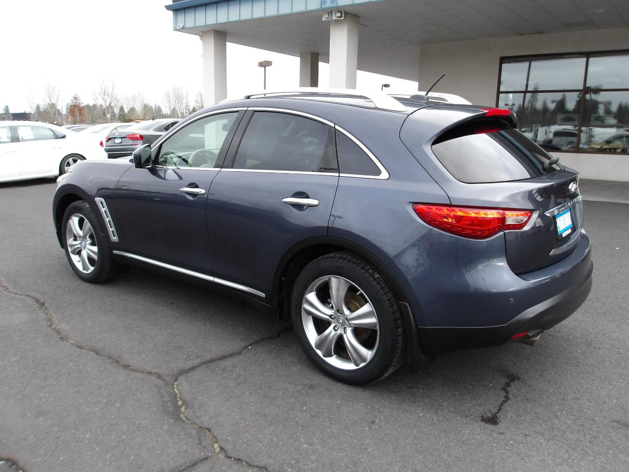 Used 2009 INFINITI FX35 AWD w/ Technology Pkg image 3