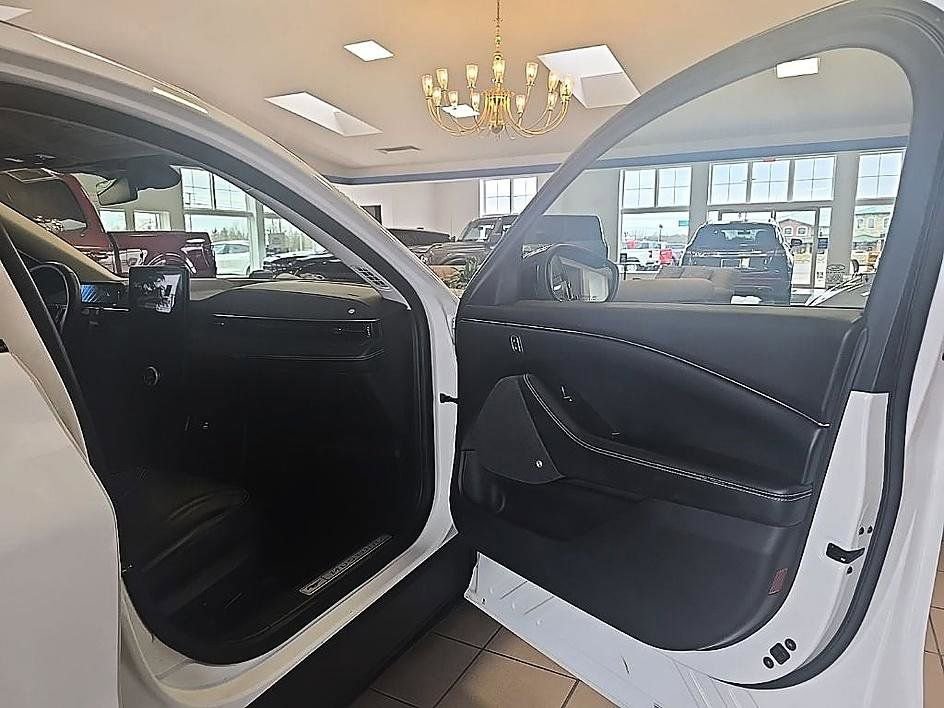 Used 2021 Ford Mustang Mach-E Premium image 37