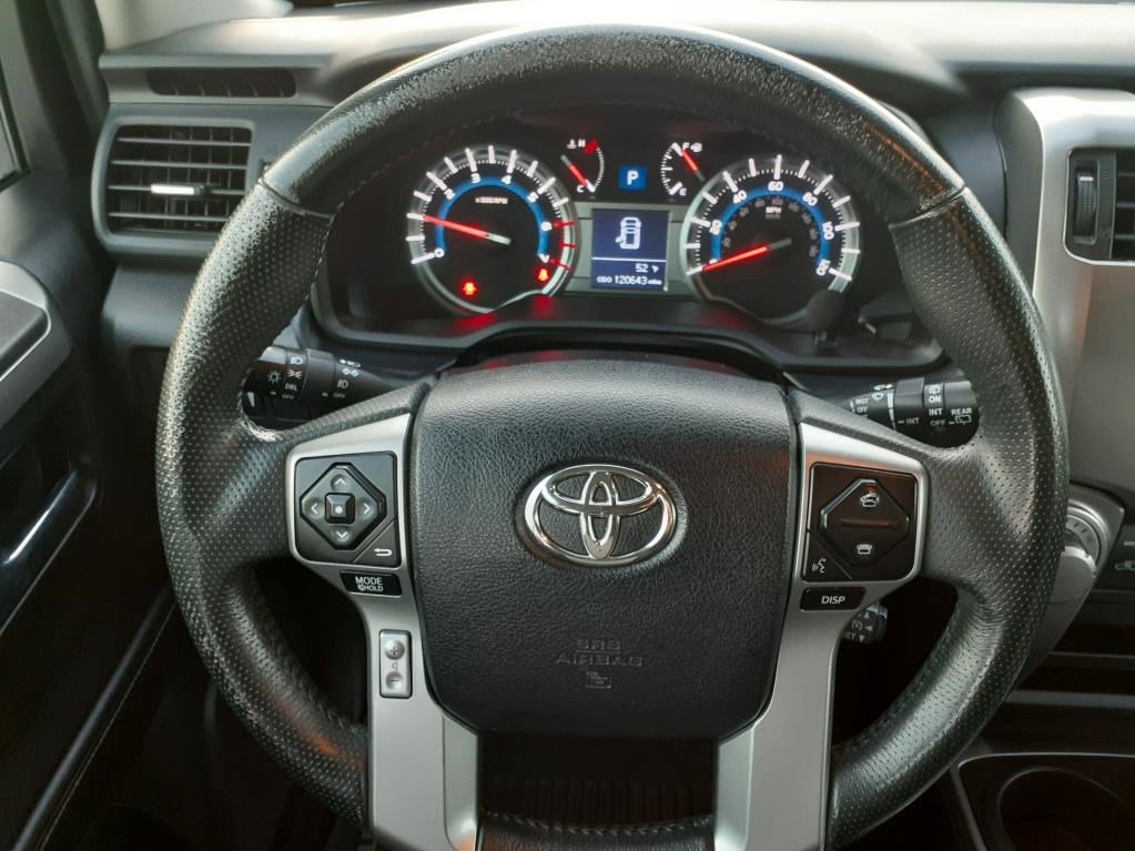 Used 2016 Toyota 4Runner SR5 image 7