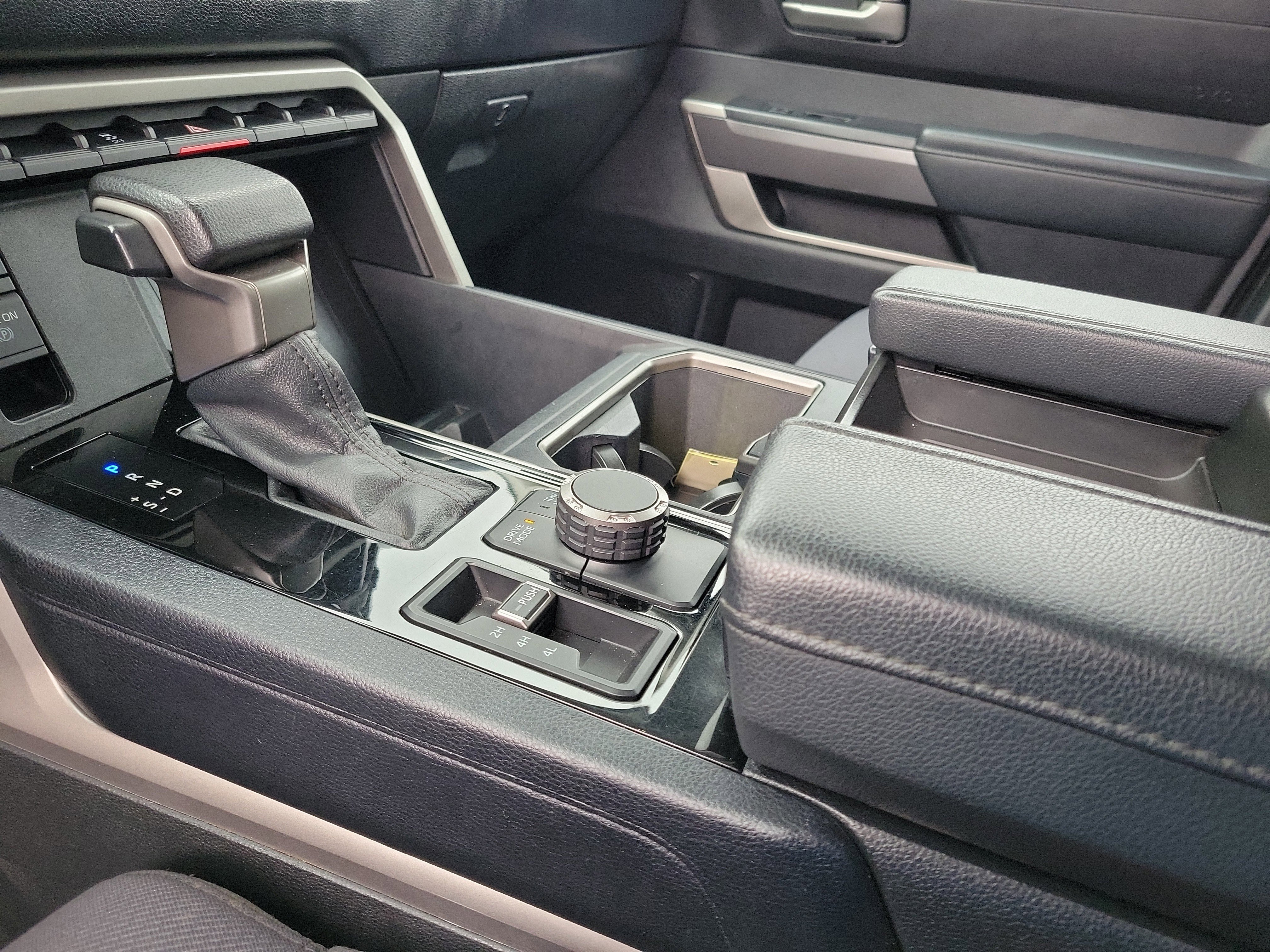 Used 2022 Toyota Tundra SR5 w/ SR5 Convenience Package image 29