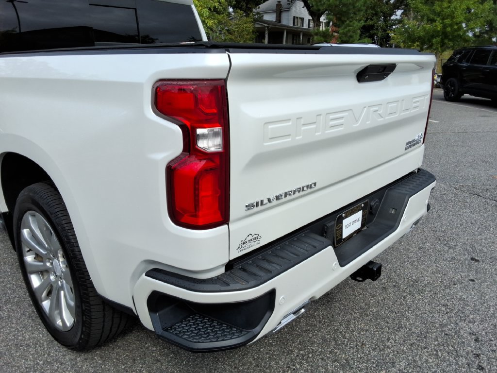 Certified 2020 Chevrolet Silverado 1500 High Country w/ Technology Package AWD/4WD image 15