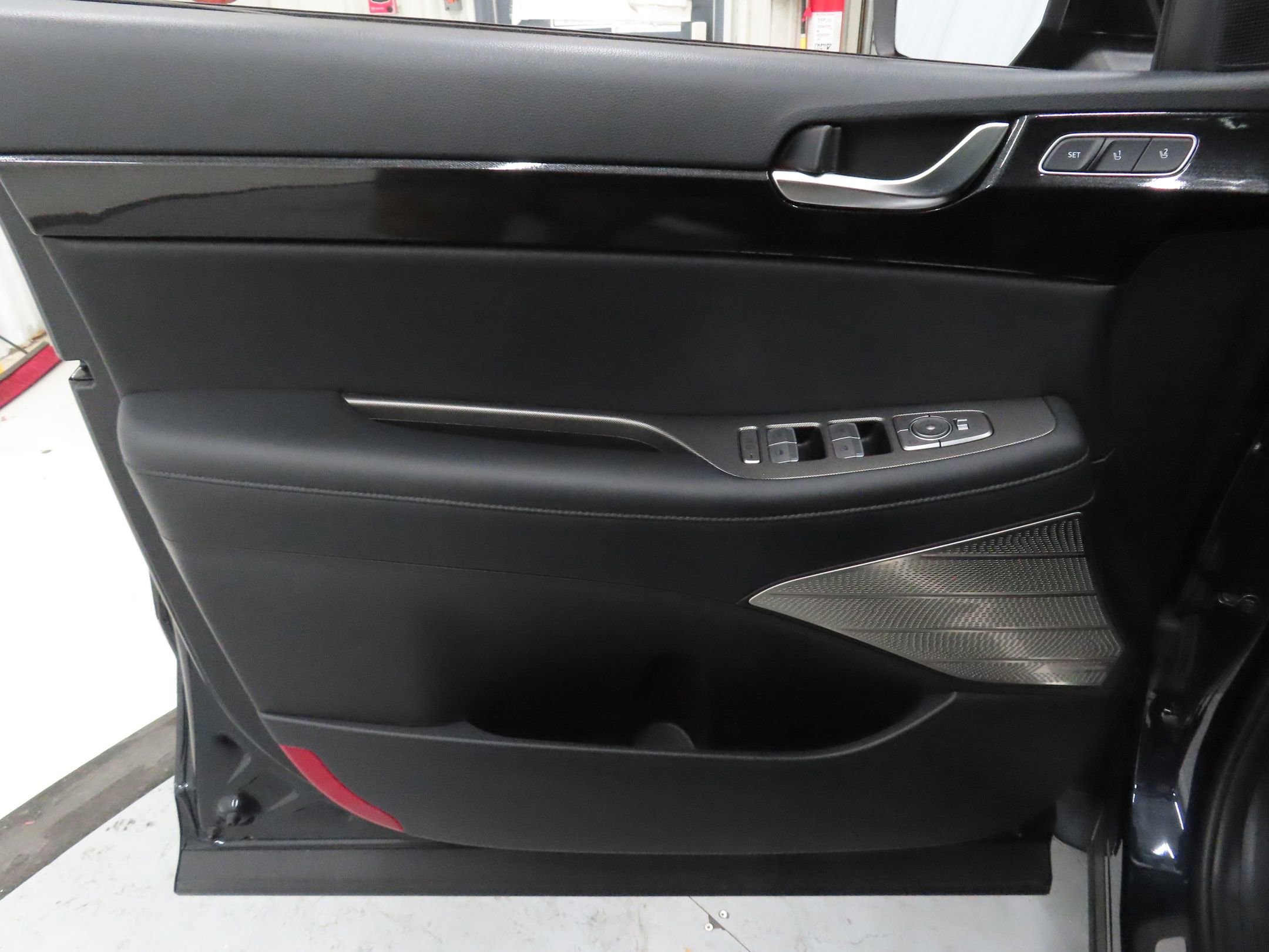 Used 2021 Hyundai Palisade Limited w/ Cargo Package image 9