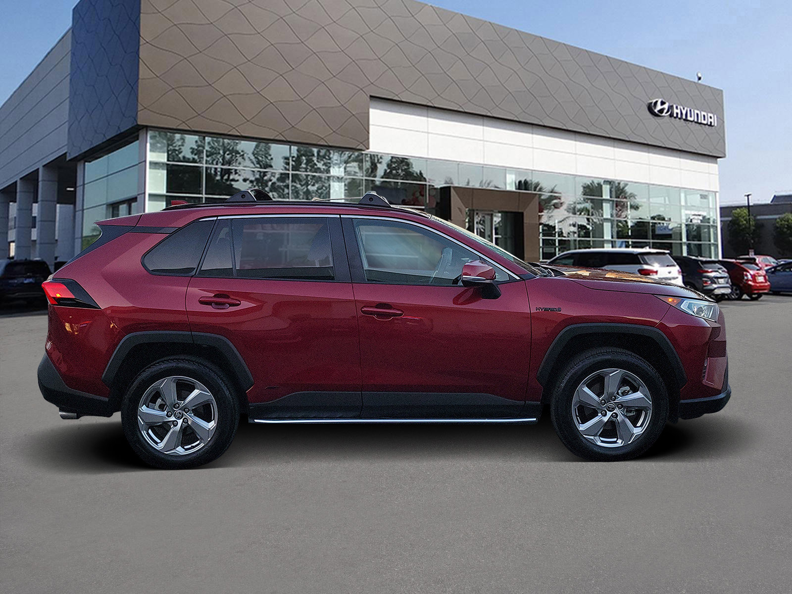 Used 2021 Toyota RAV4 XLE Premium image 4