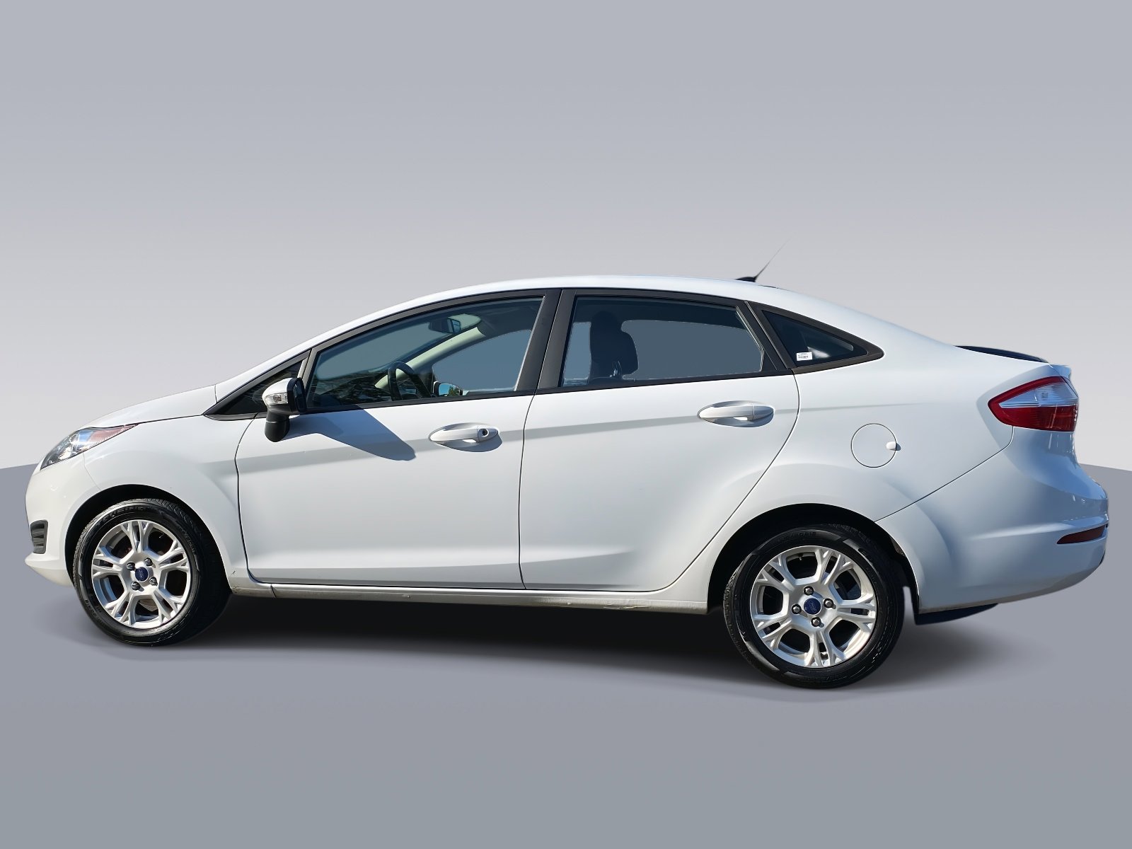 Used 2016 Ford Fiesta SE image 3