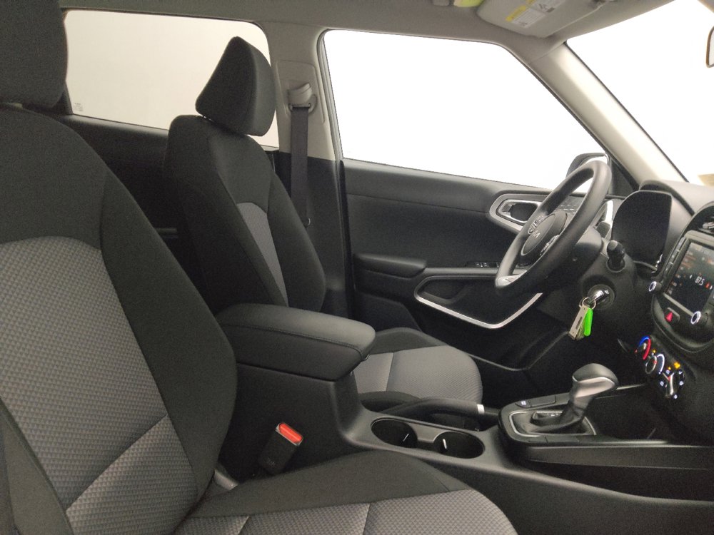 Used 2025 Kia Soul LX w/ LX Technology Package image 21