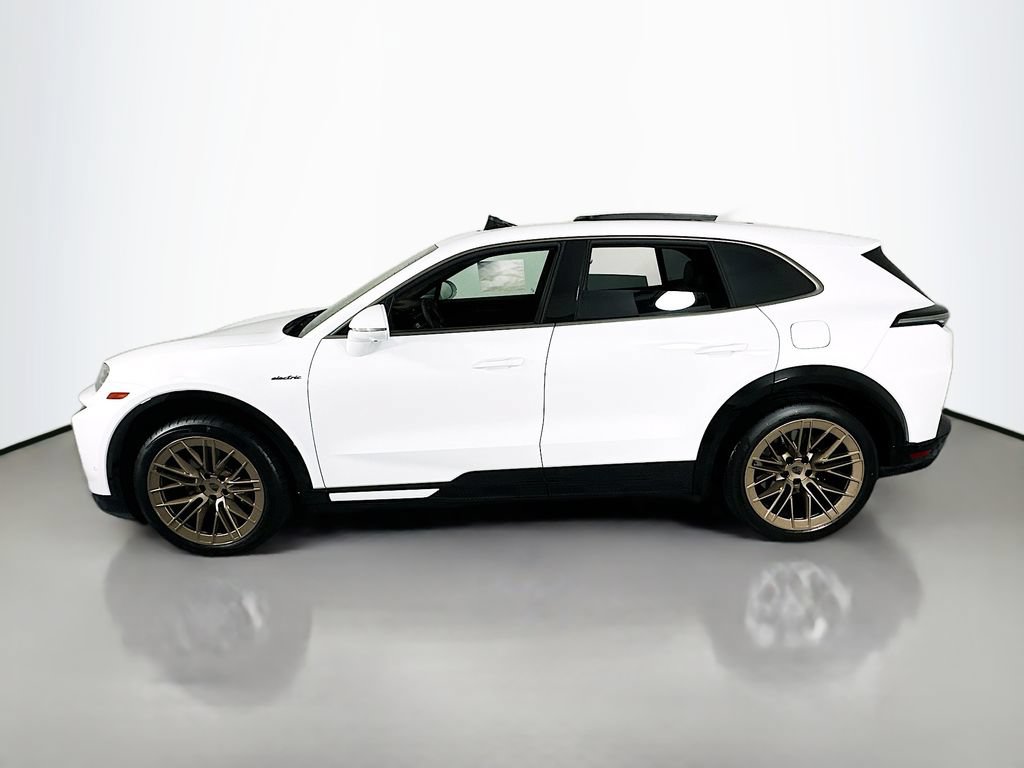 New 2026 Porsche Cayenne Turbo AWD/4WD image 2