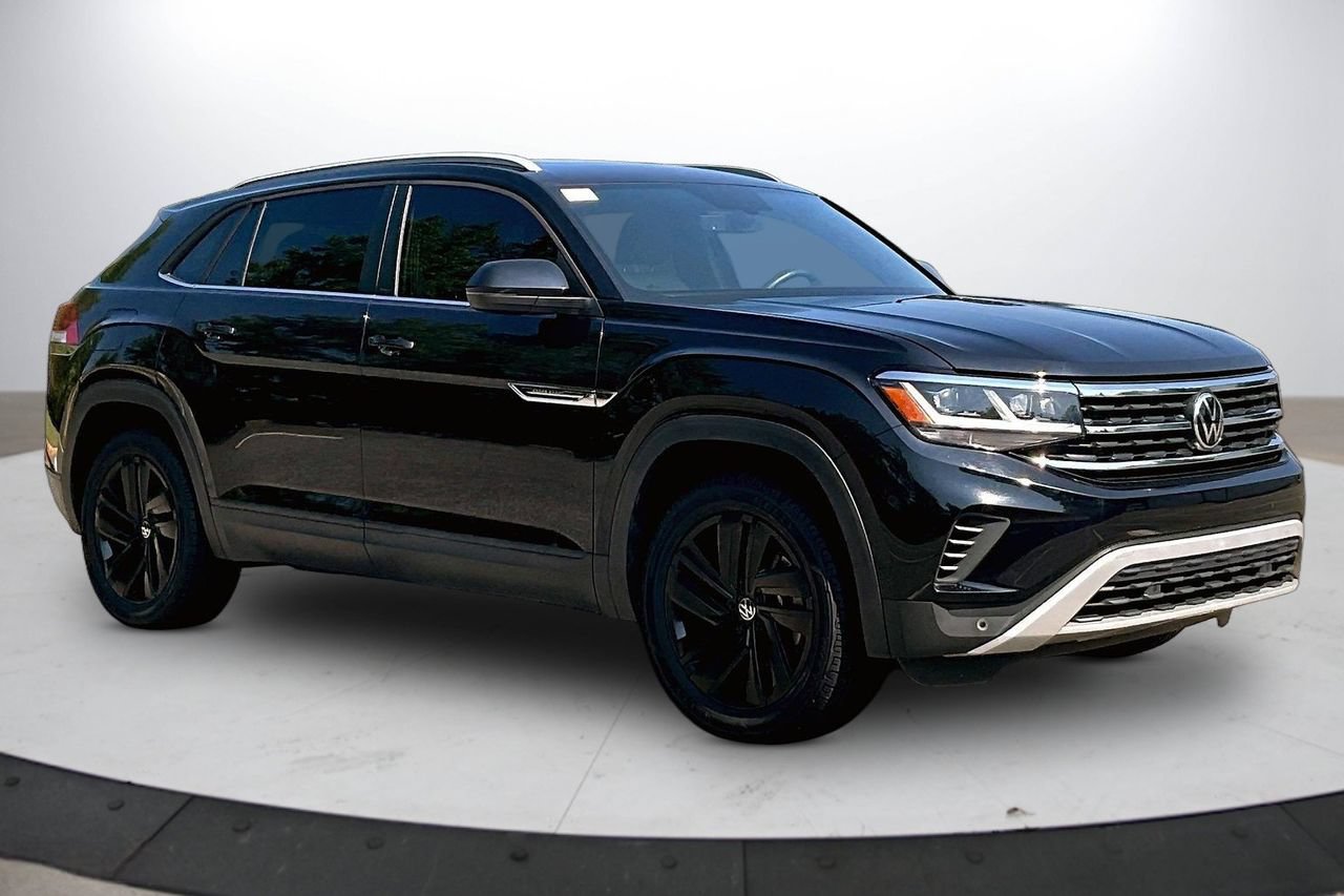 Used 2022 Volkswagen Atlas Cross Sport SE w/ Panoramic Sunroof Package AWD/4WD image 2